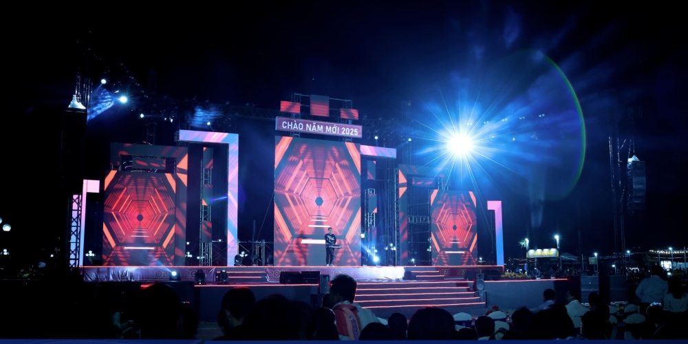 Countdown Tết dương lịch 2025