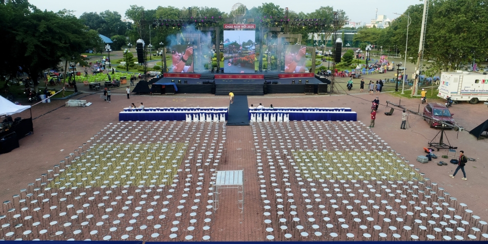Countdown Tết dương lịch 2025